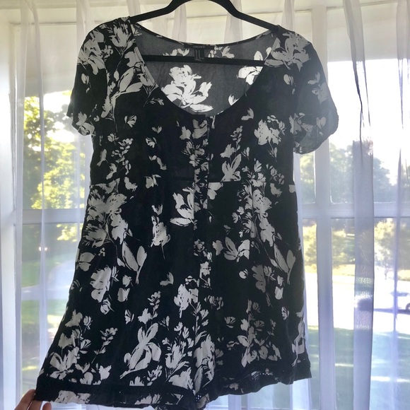 Forever 21 Other - Black and white floral romper Forever 21 Other - Black and white floral romper